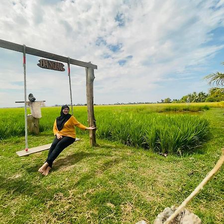 Dangau Sala D'Kontena アロースター エクステリア 写真