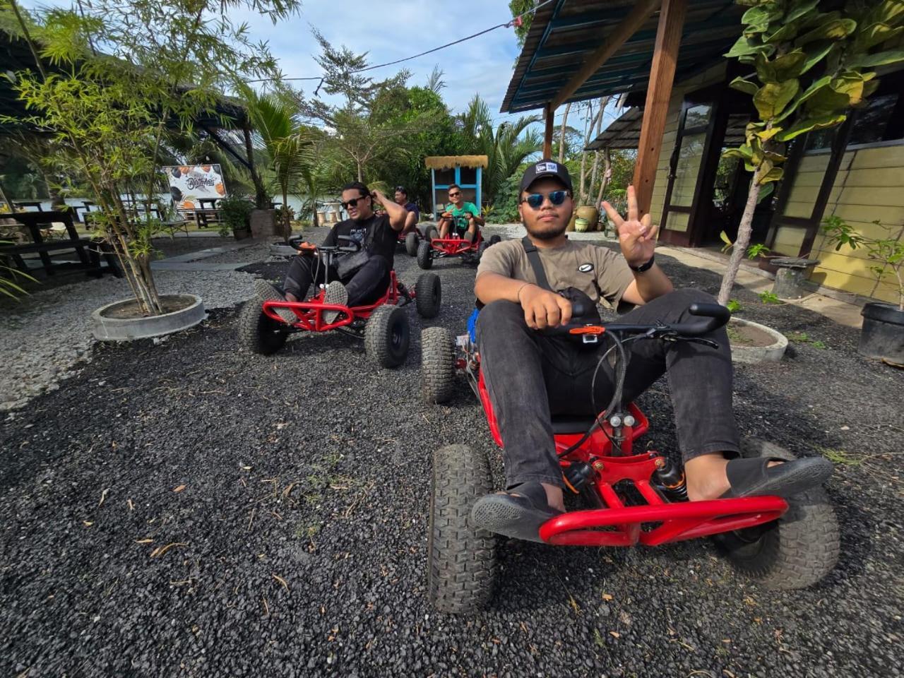 Dangau Sala D'Kontena アロースター エクステリア 写真